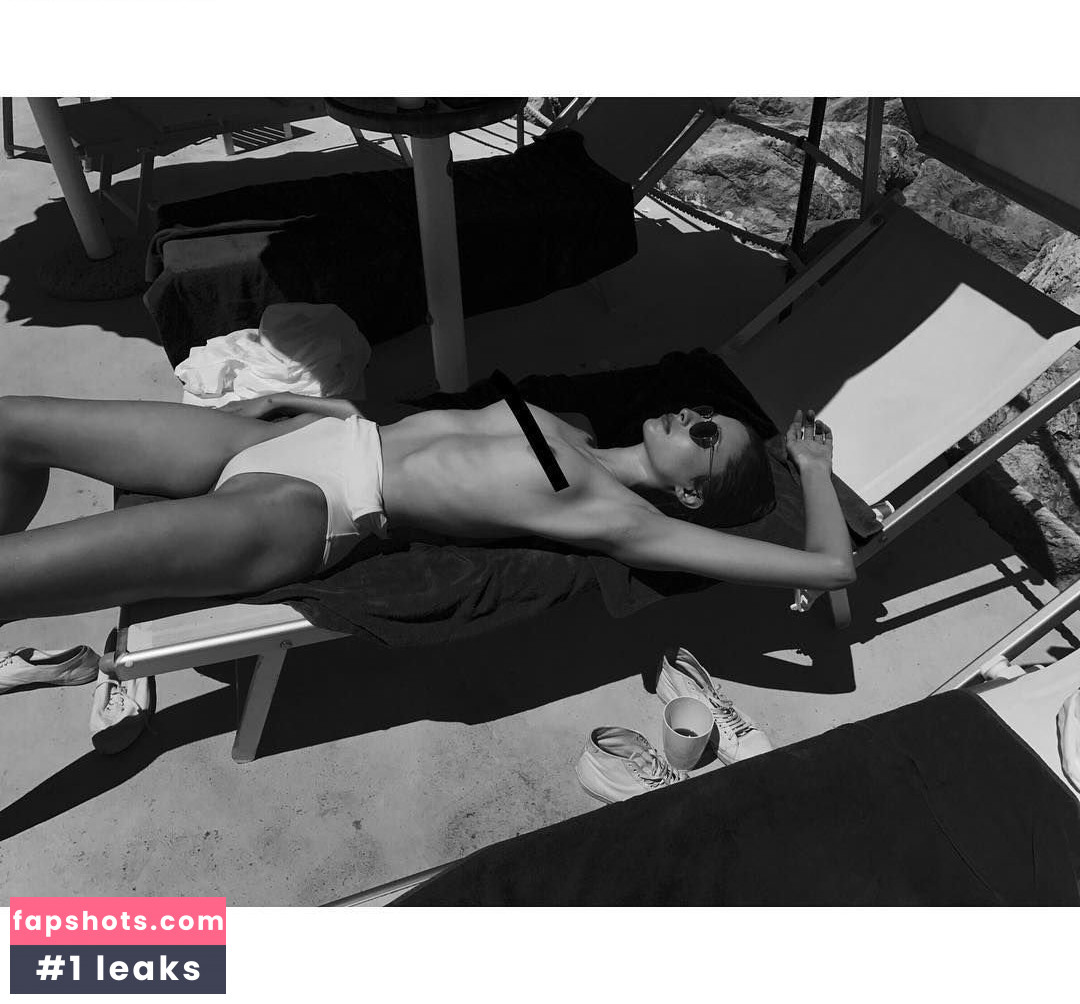 Alexandra Agoston gallery photo #35