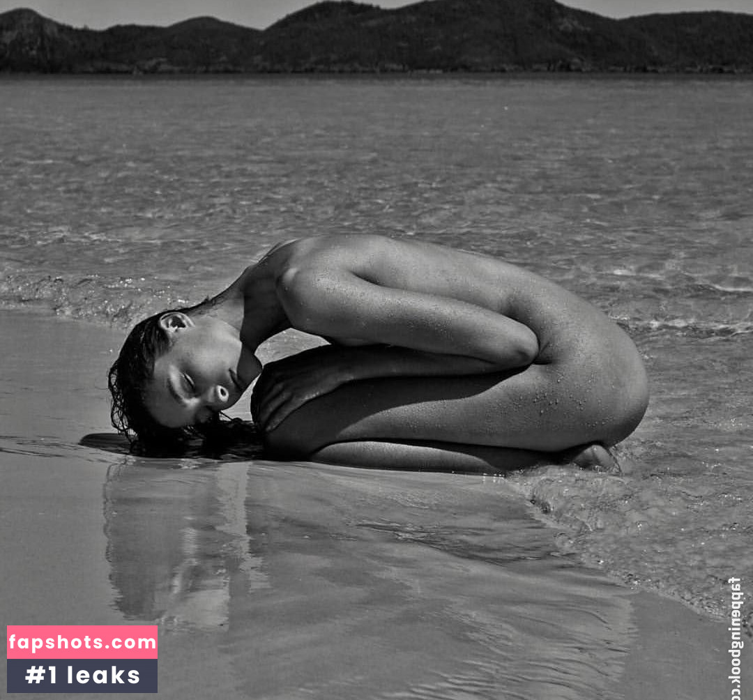 Alexandra Agoston gallery photo #37