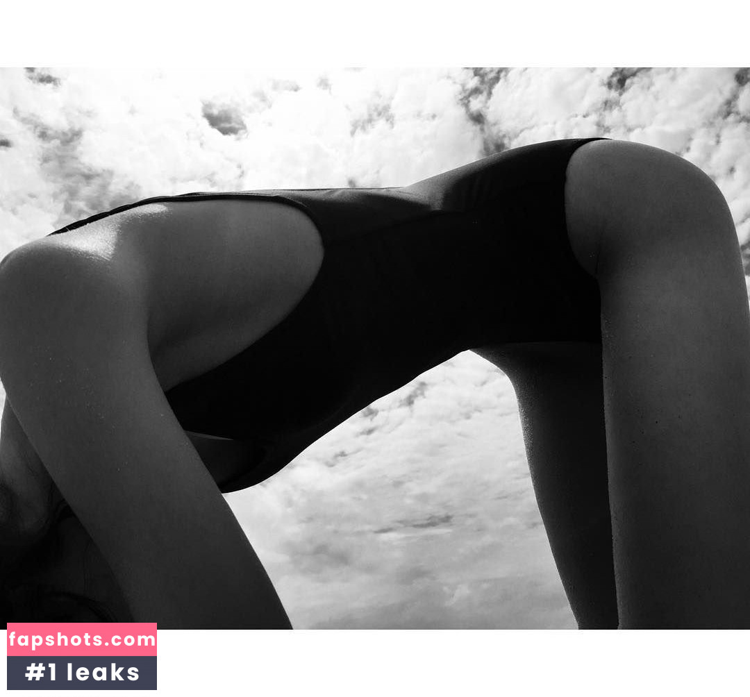 Alexandra Agoston gallery photo #52