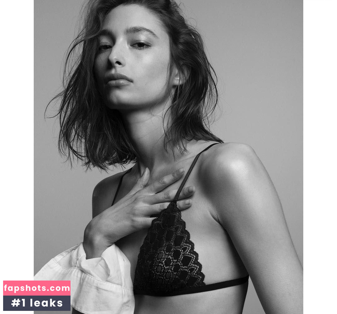 Alexandra Agoston gallery photo #56