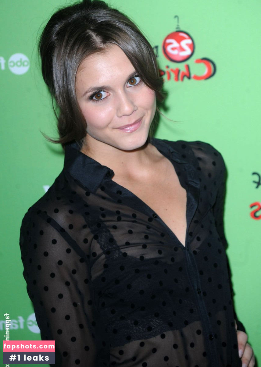 Alexandra Chando gallery photo #22