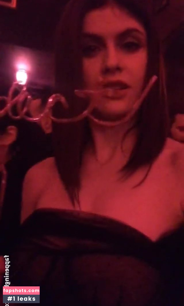 Alexandra Daddario Nahé úniky fotek pouze od fanoušků #1011 - Fapshots