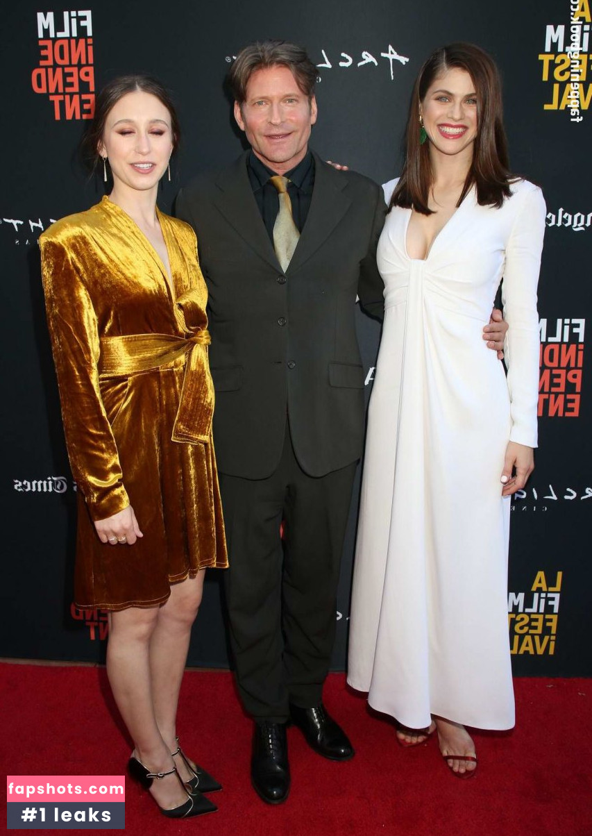 Alexandra Daddario Nahé úniky fotek pouze od fanoušků #1068 - Fapshots