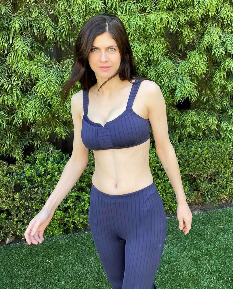 alexandra-daddario gallery photo #2039
