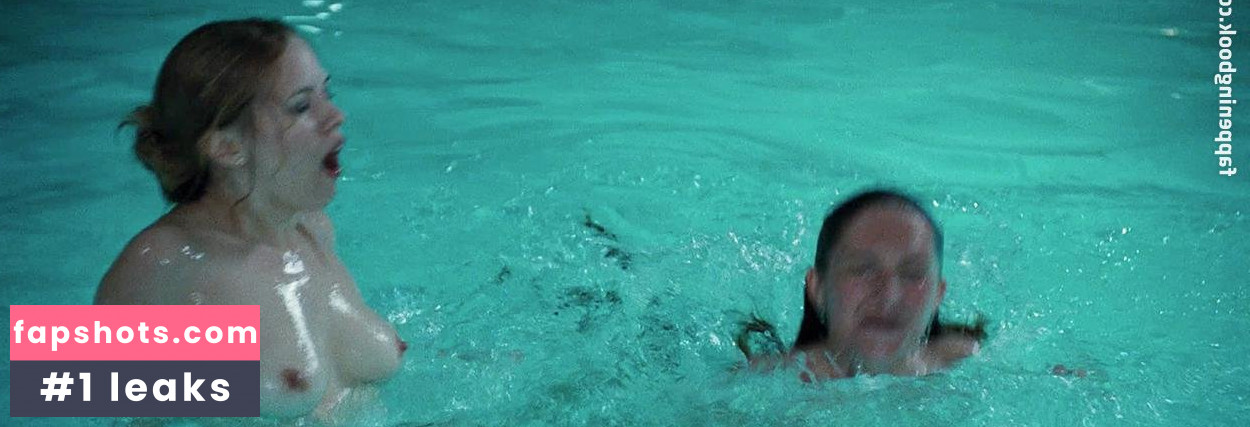 Alexandra Dahlström gallery photo #2