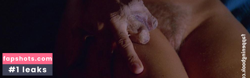 Alexandra Delli Colli nude babe gallery