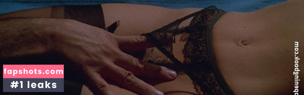 Alexandra Delli Colli gallery photo #17