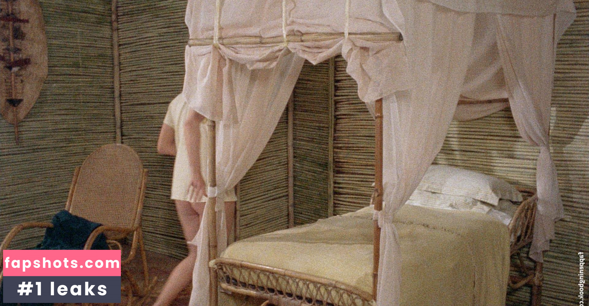 Alexandra Delli Colli gallery photo #6