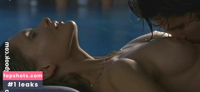 Alexandra Finder gallery photo #11