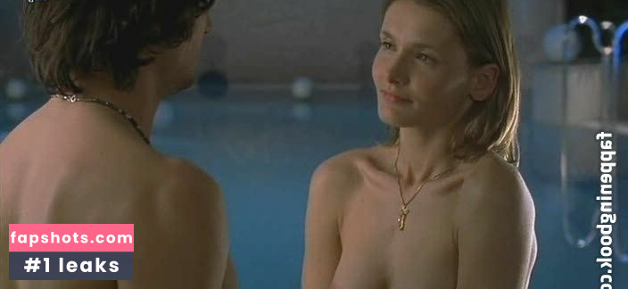 Alexandra Finder gallery photo #12