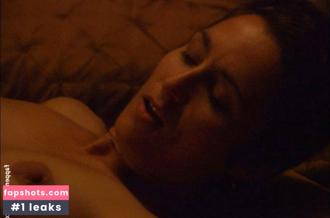 Alexandra Hedison nude babe gallery