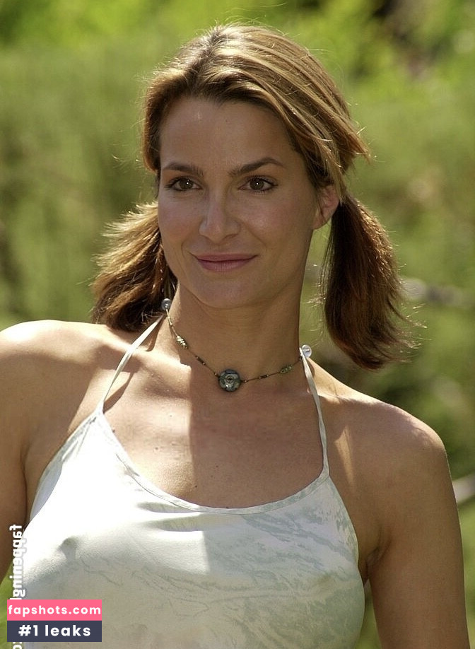 Alexandra Kamp gallery photo #11