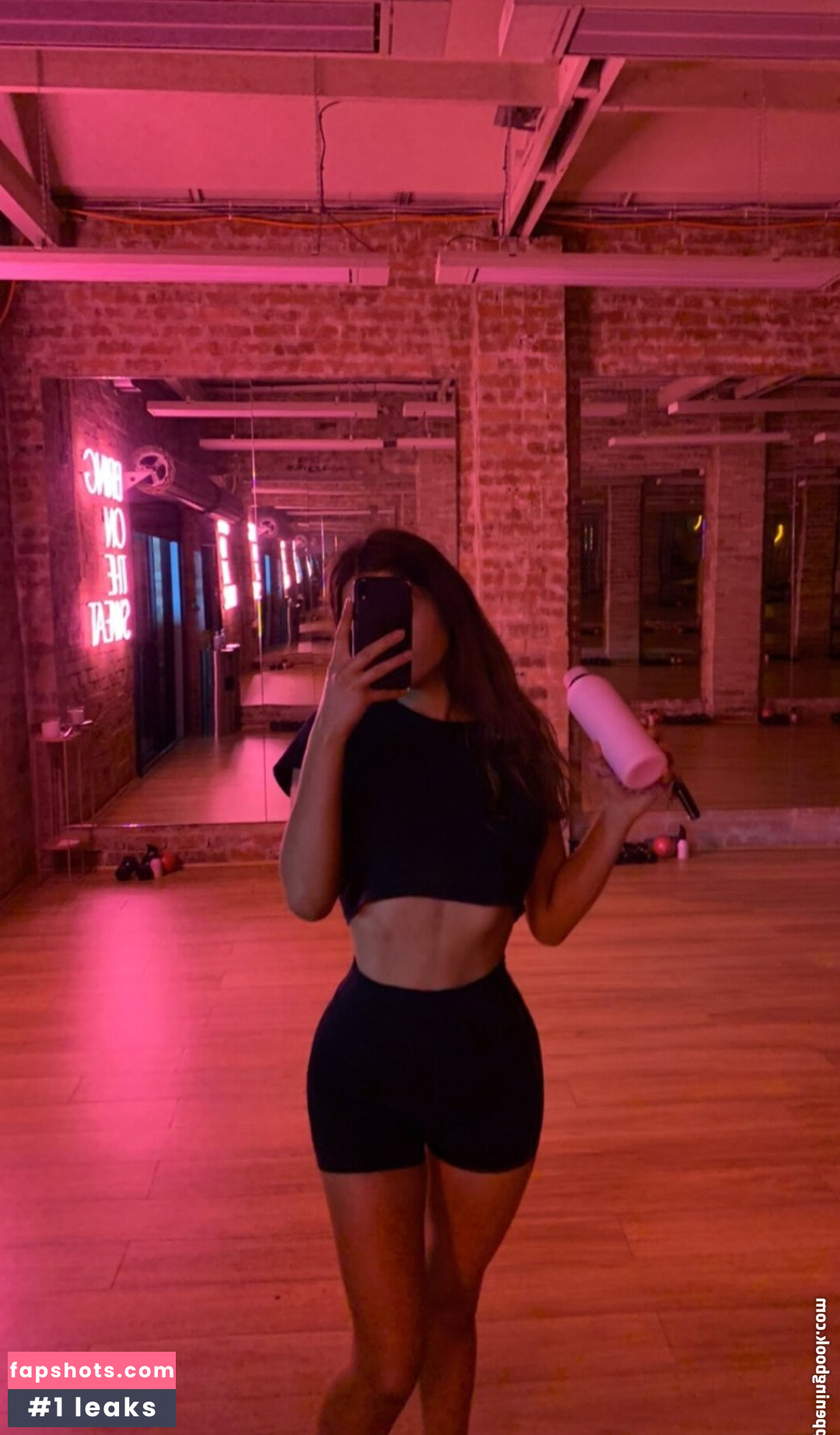 Alexandra Malliaras gallery photo #23