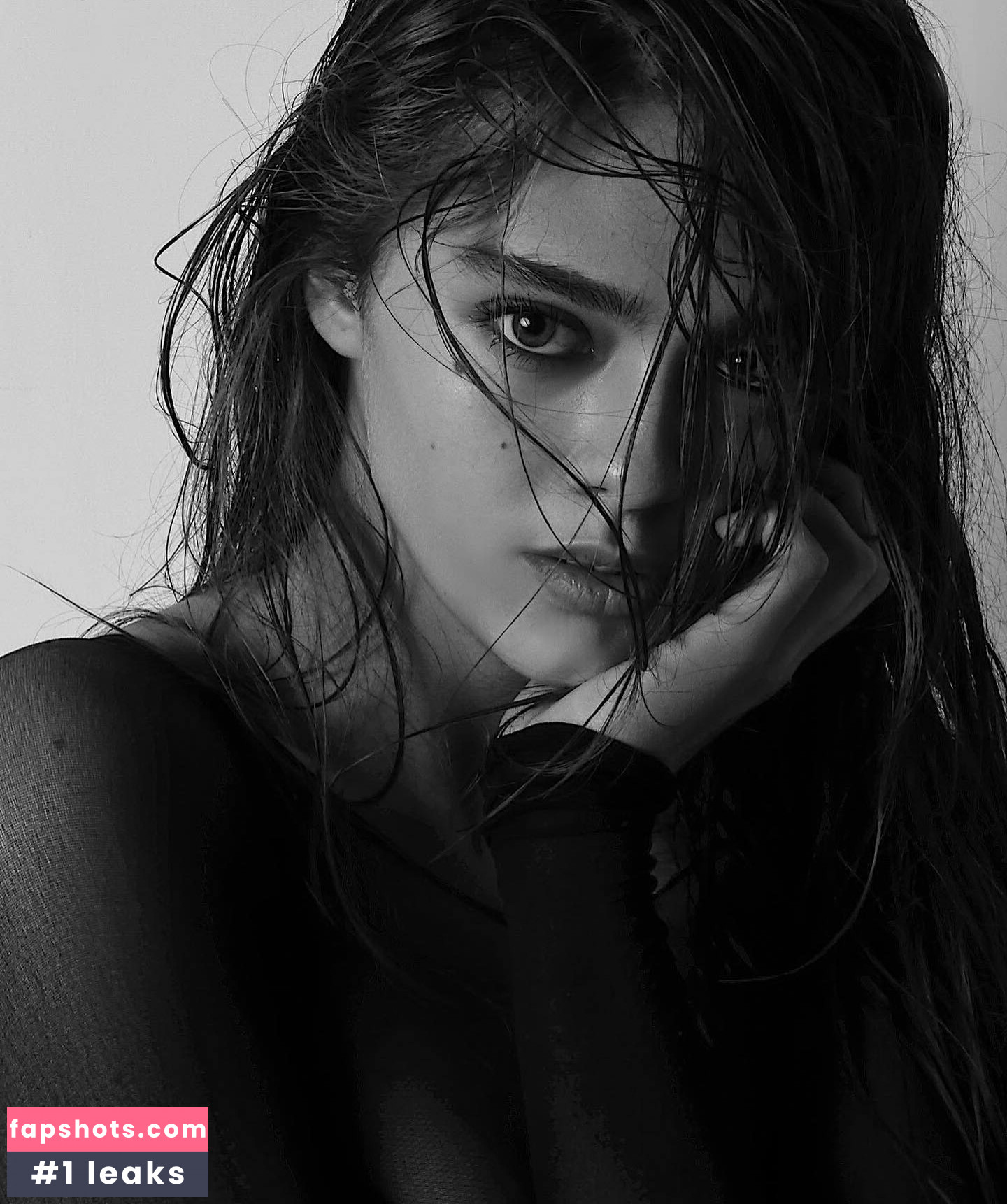 Alexandra Moskaleva gallery photo #17