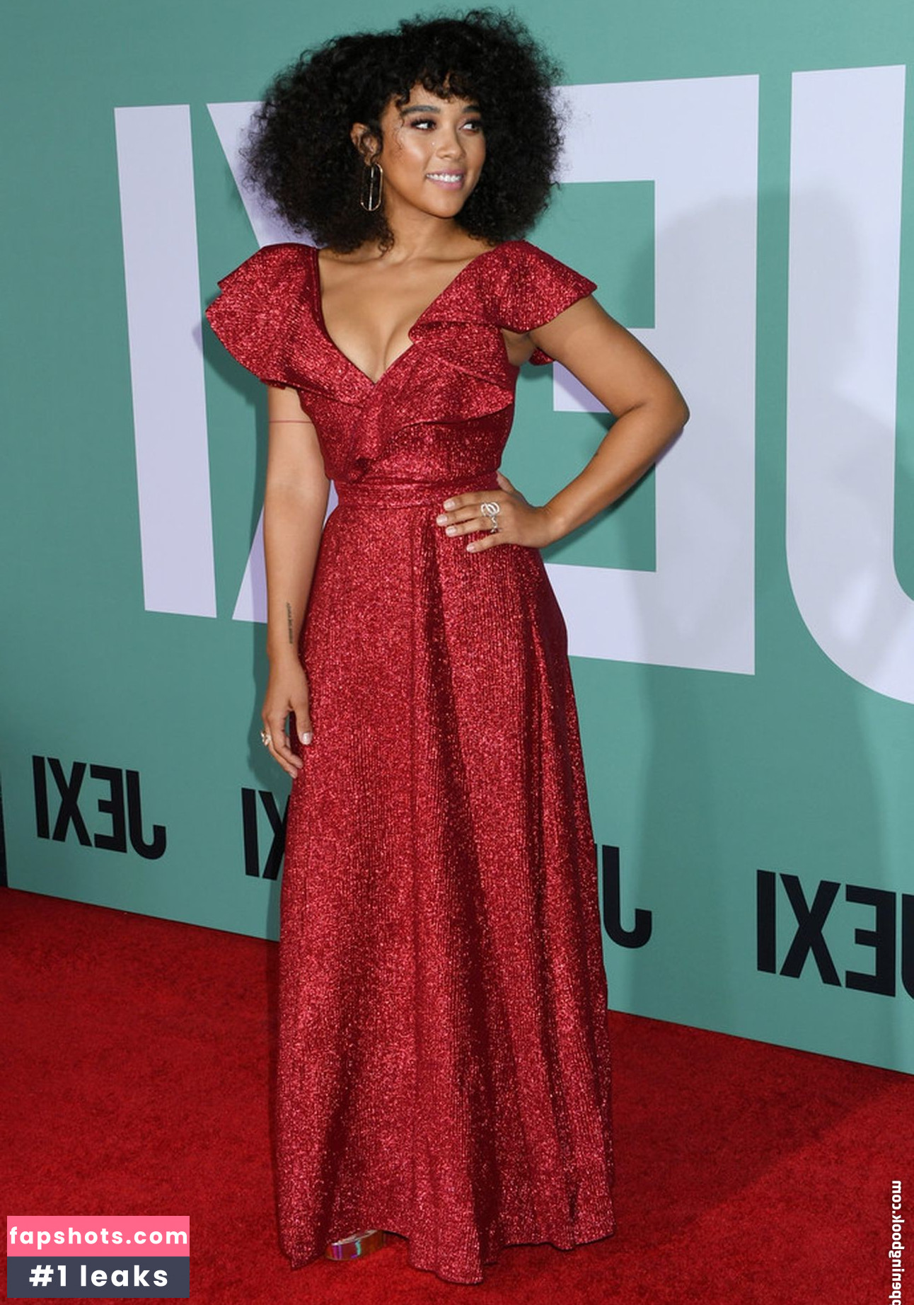 Alexandra Shipp nude babe gallery