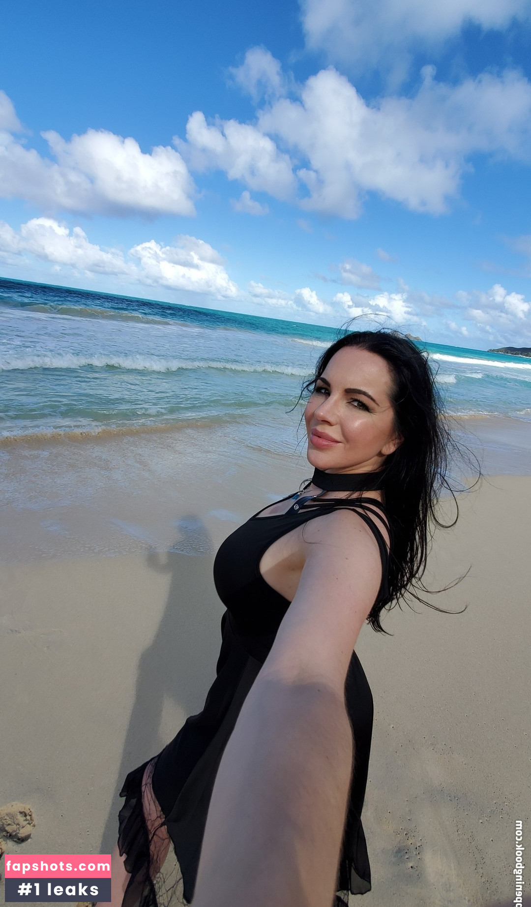 Alexandra Snow gallery photo #142