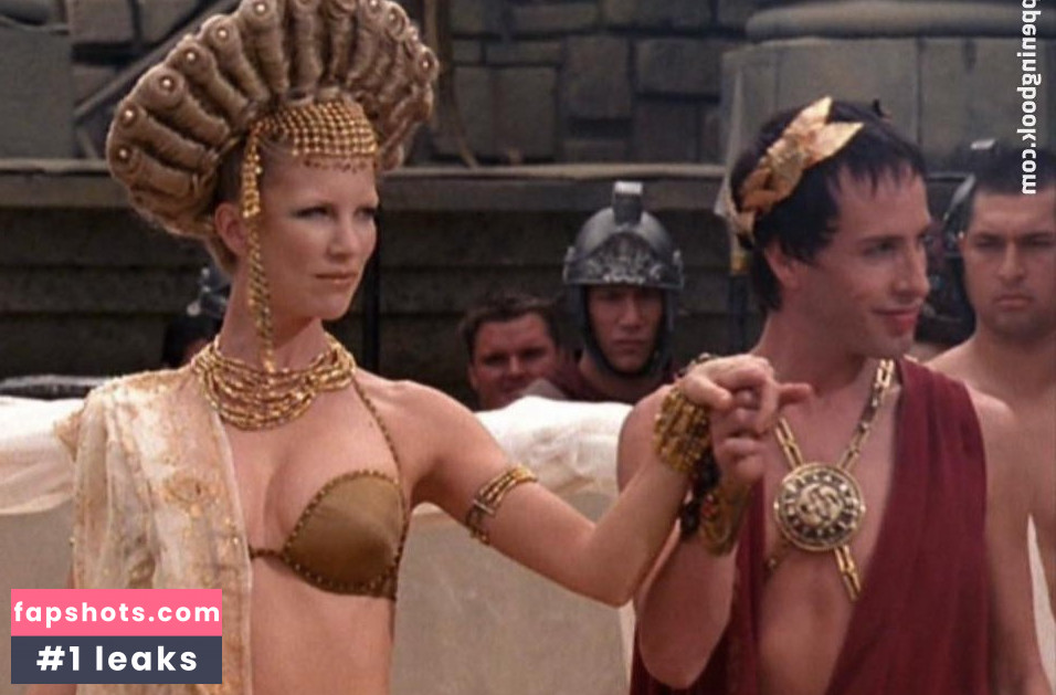 Alexandra Tydings gallery photo #6