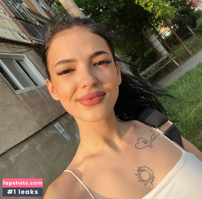 Alexandragalatan gallery photo #19