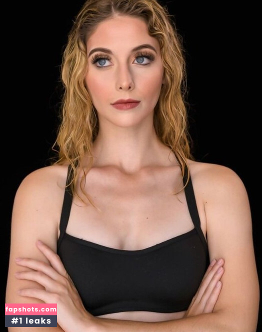 AlexandraQnin gallery photo #13