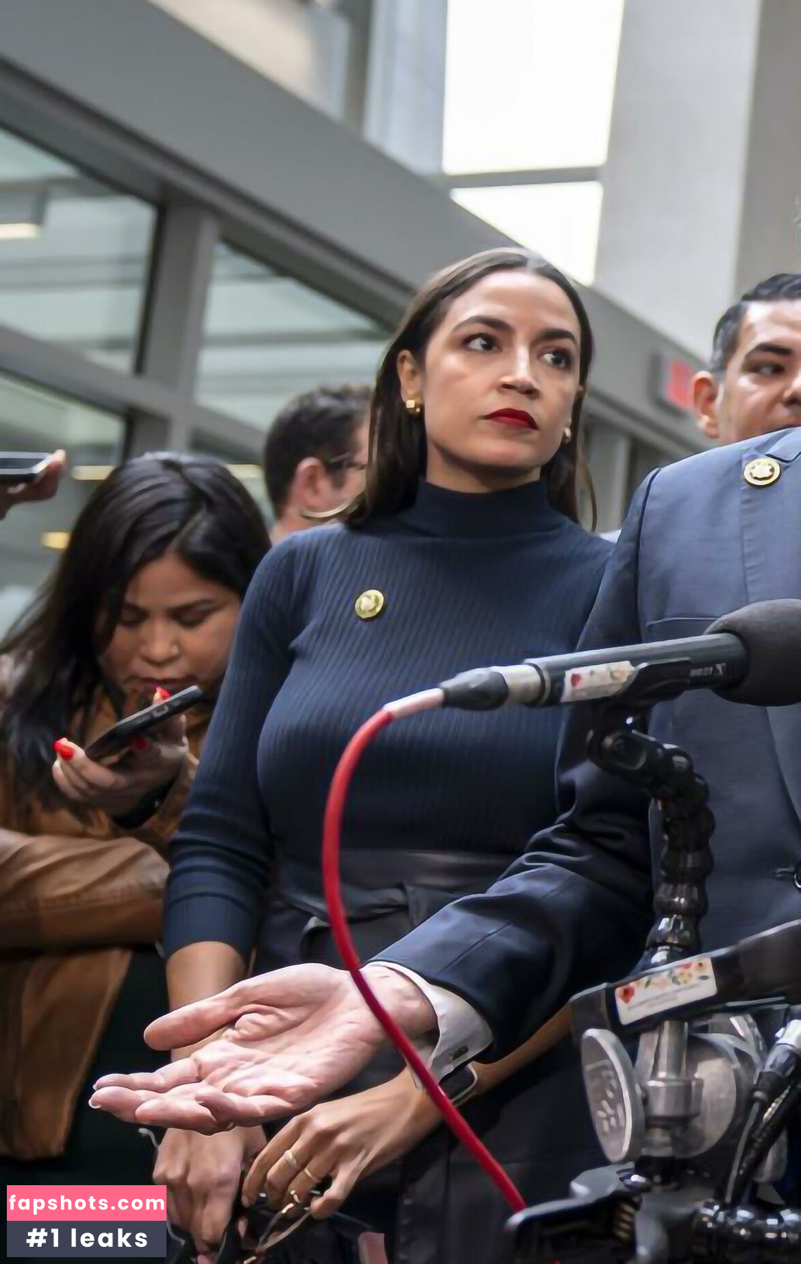 Alexandria Ocasio-Cortez gallery photo #32