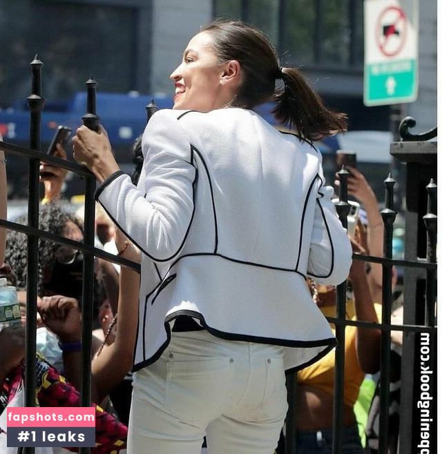 Alexandria Ocasio-Cortez gallery photo #91
