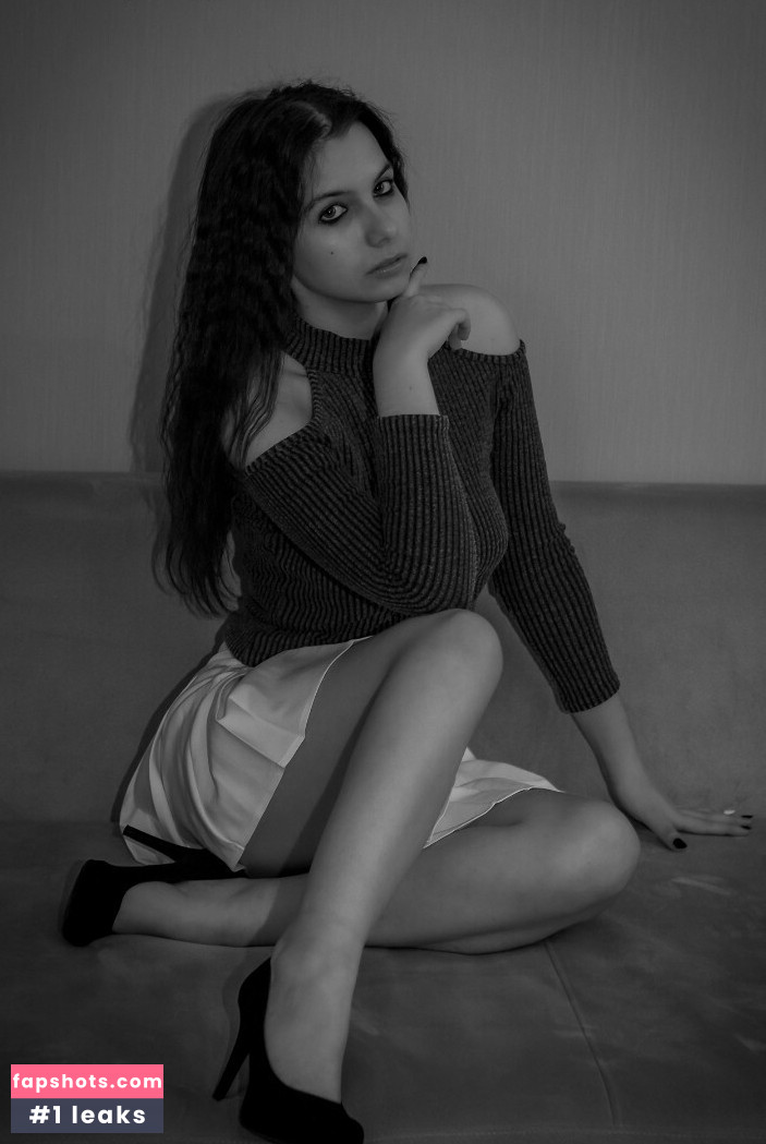 Alexaofficial gallery photo #8