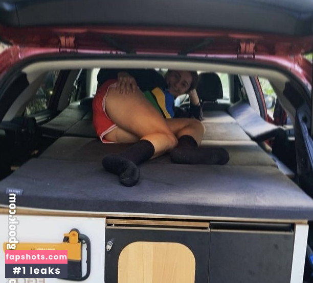 Alexi Pappas gallery photo #9