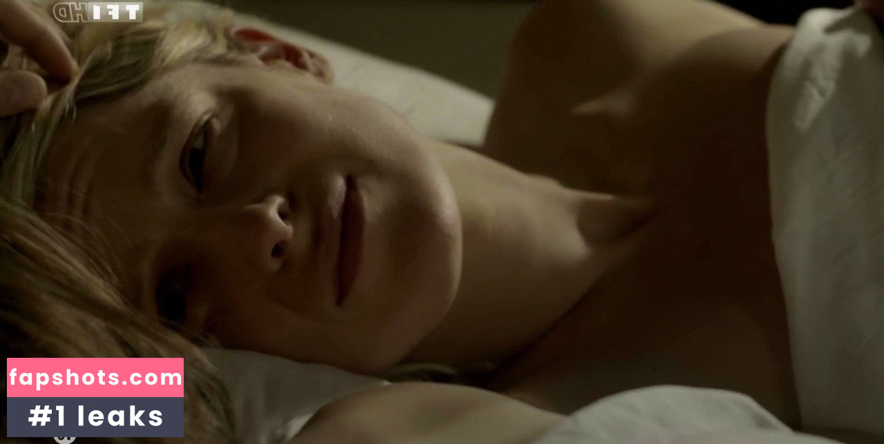 Alexia Barlier gallery photo #14