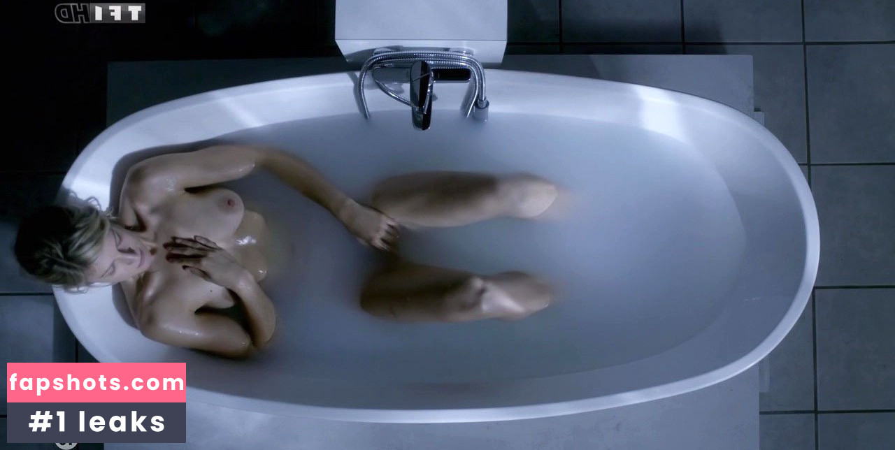 Alexia Barlier gallery photo #15