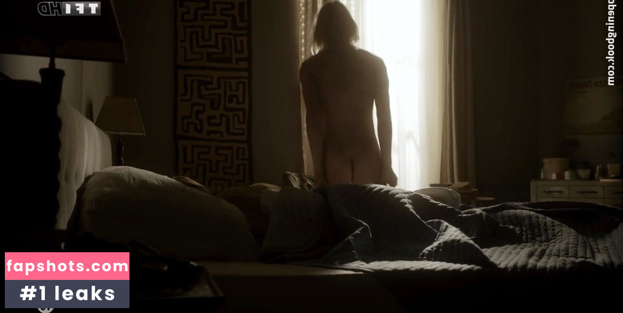 Alexia Barlier gallery photo #16