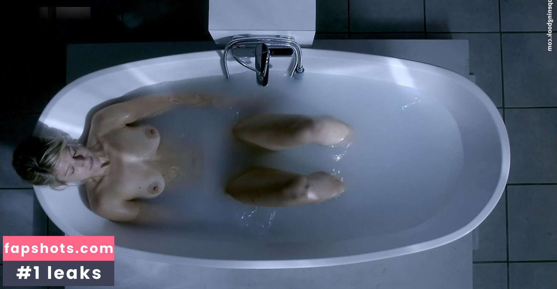 Alexia Barlier gallery photo #24