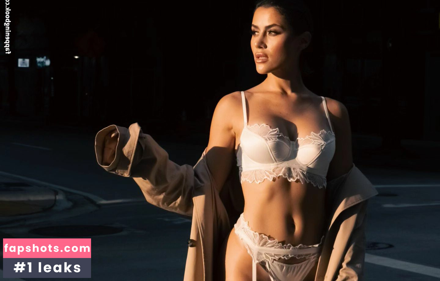 Alexia Inguanzo gallery photo #6