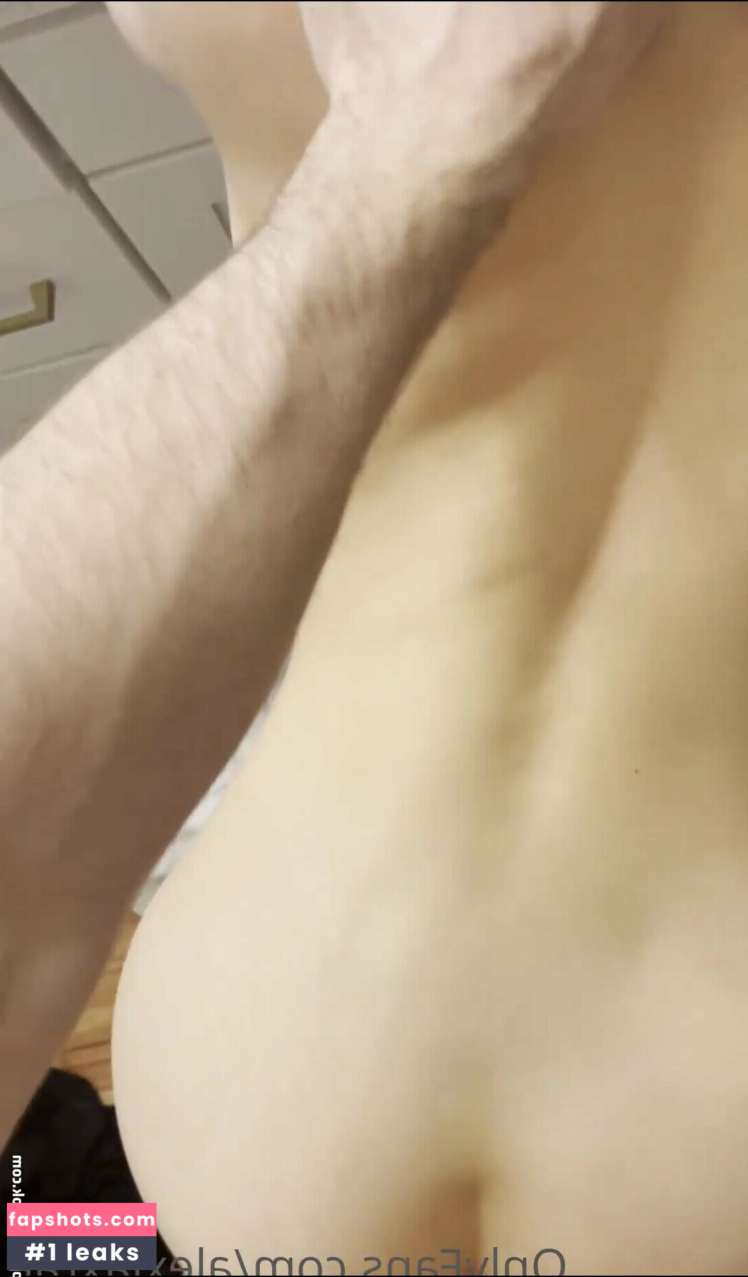 Alexia Skye nude babe gallery