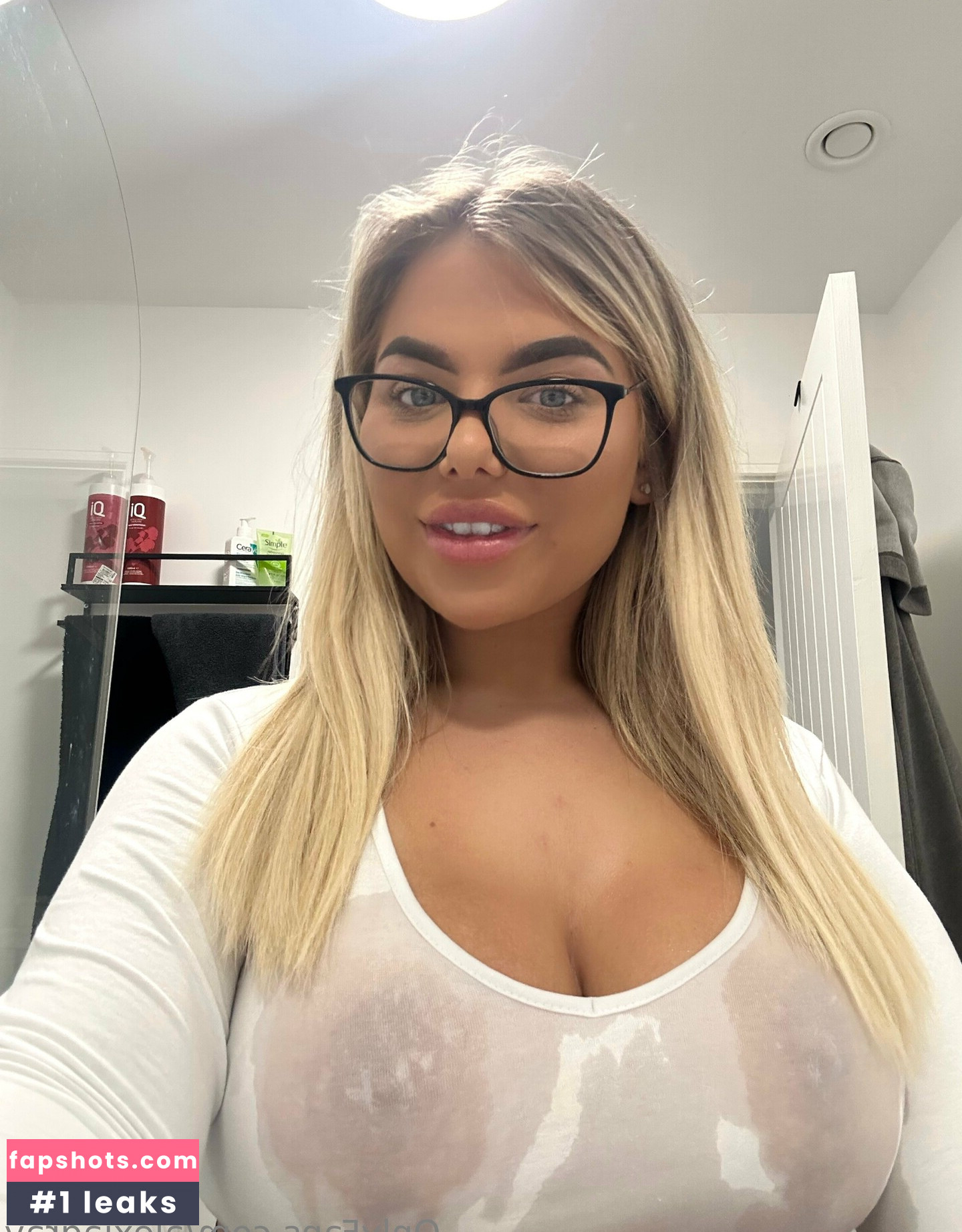 Alexiagrey gallery photo #18