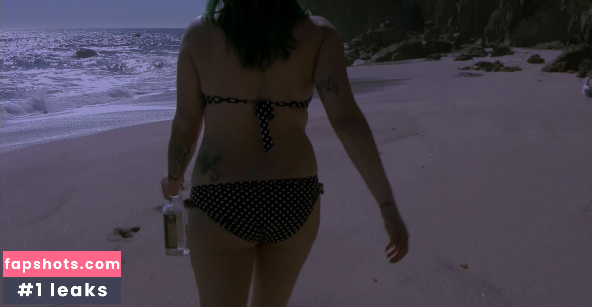 Alexis Acosta nude babe gallery