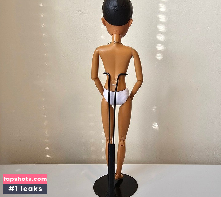 Alexis Doll gallery photo #5