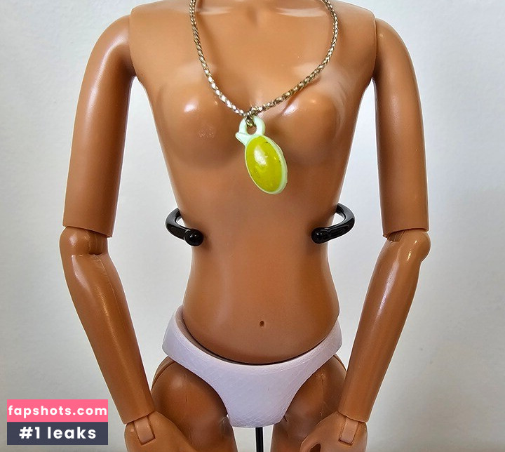 Alexis Doll gallery photo #6