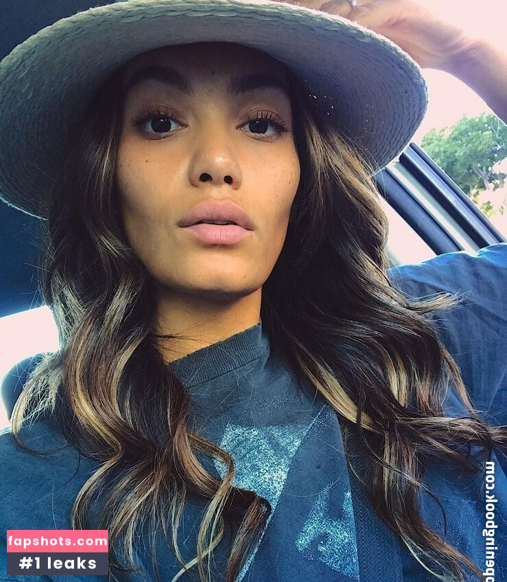 Alexis Gaube gallery photo #2