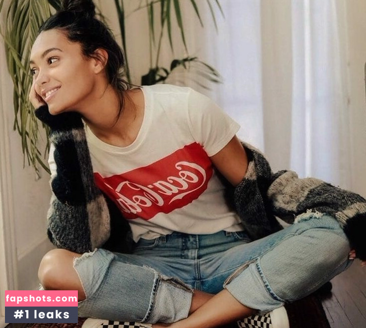 Alexis Gaube gallery photo #20