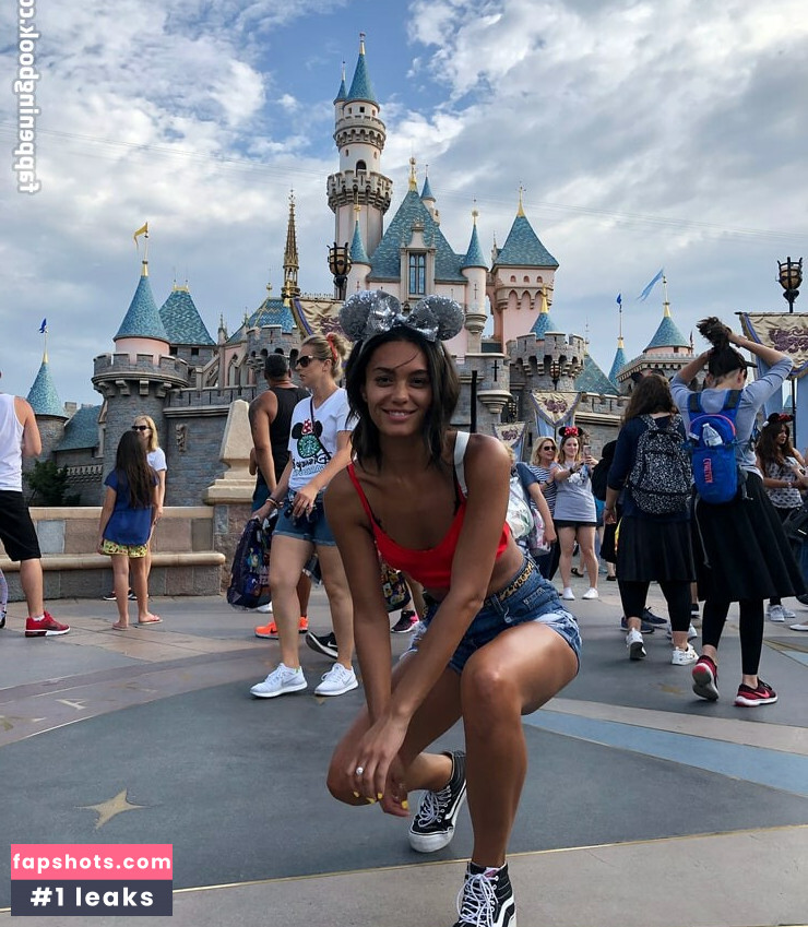 Alexis Gaube gallery photo #23