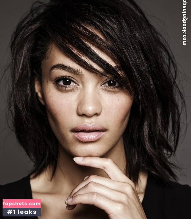 Alexis Gaube gallery photo #34