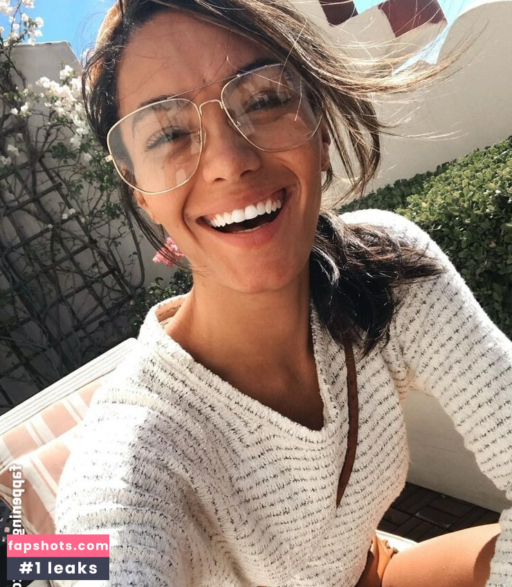 Alexis Gaube gallery photo #36