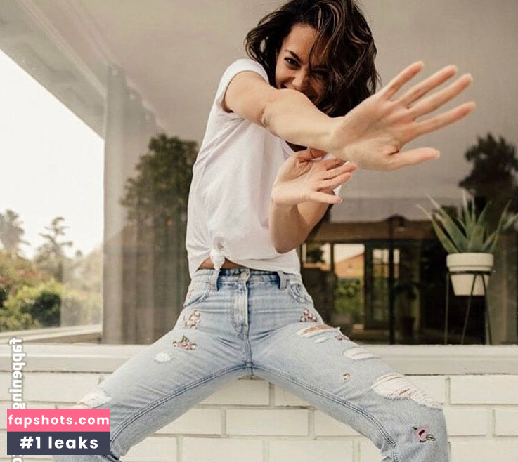 Alexis Gaube gallery photo #5