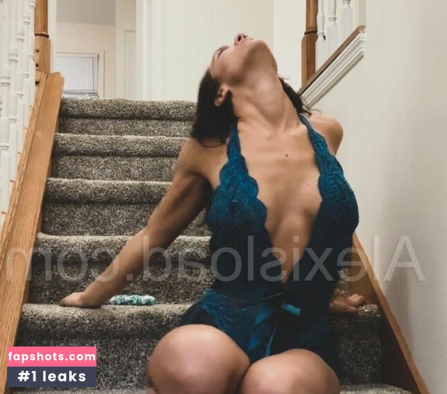 Alexis Load gallery photo #33