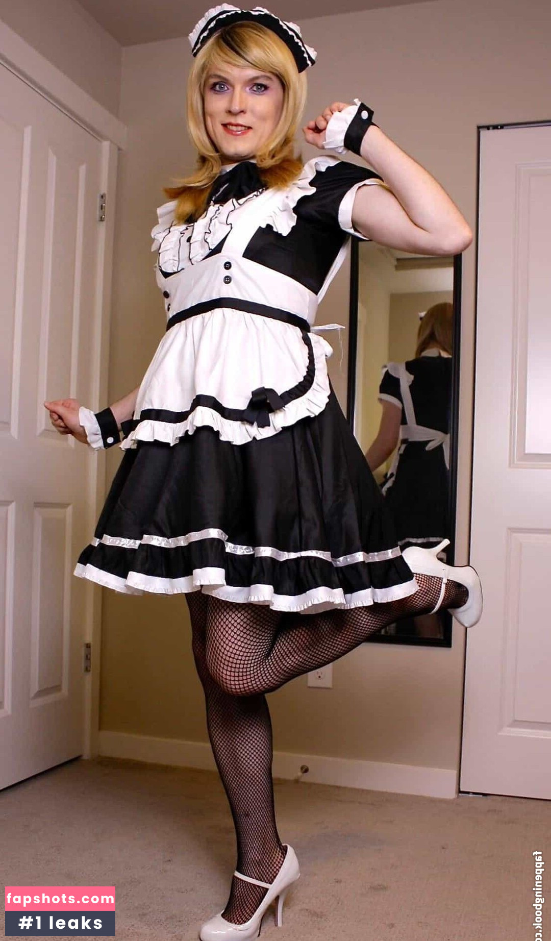 Alexis Night gallery photo #15