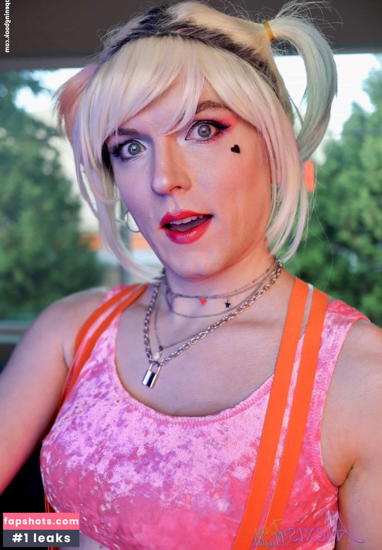 Alexis Night gallery photo #16