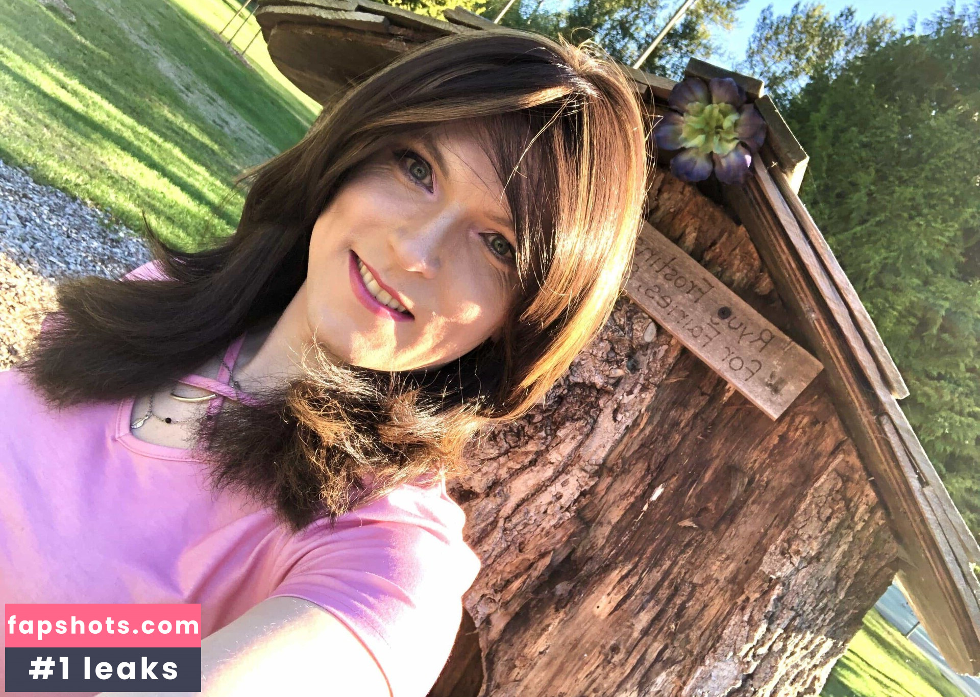 Alexis Night gallery photo #5