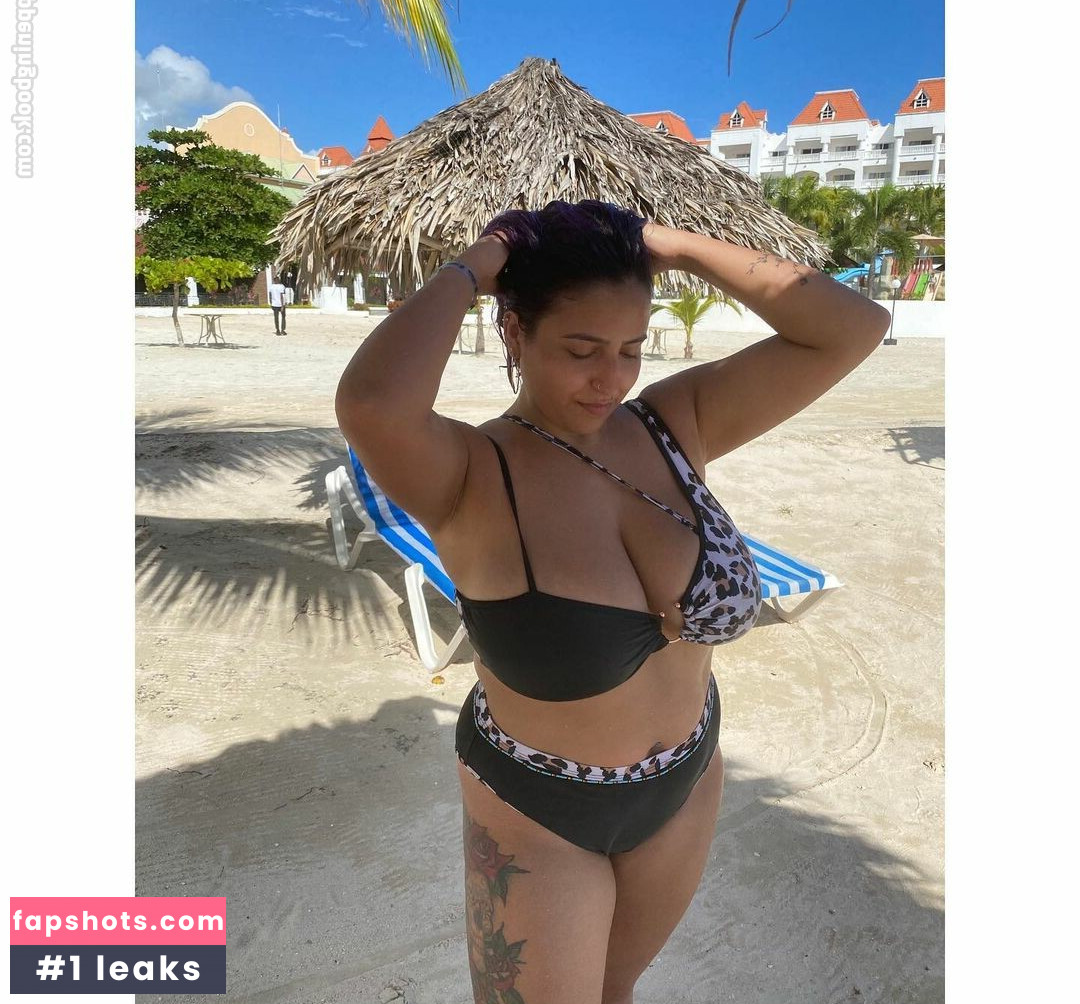 Alexis gallery photo #12