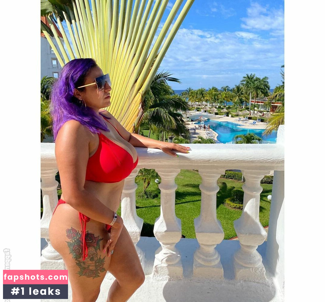 Alexis gallery photo #38