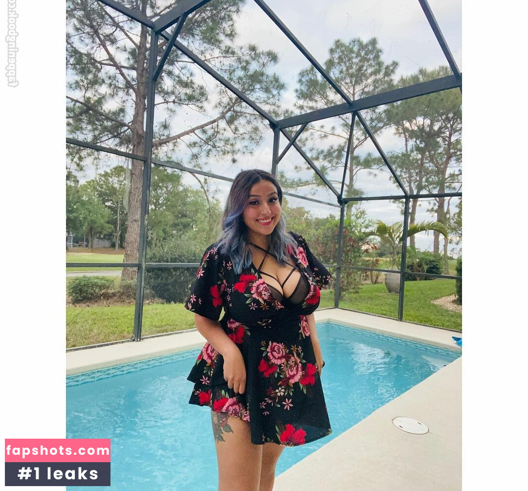 Alexis gallery photo #8